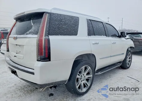 2016 Cadillac Escalade Luxury z USA, uszkodzony, nr VIN 1GYS4BKJXGR355367